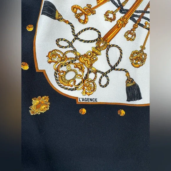 L’AGENCE Gio Blouse Ecru Keys Scarf Print 100% Silk Button Down Shirt Small - Picture 8 of 12